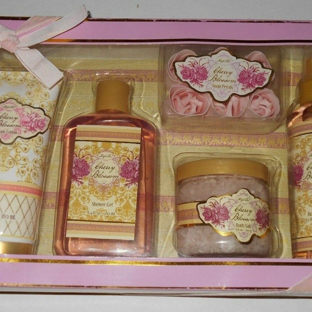 Beautiful Rare 5 Piece Cherry Blossom Gift Set - Picture 1 of 5